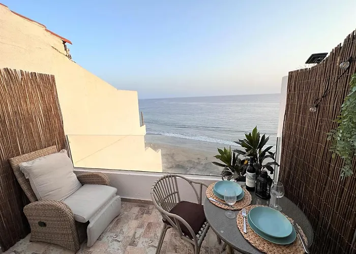Ocean Views - Beach Apartment